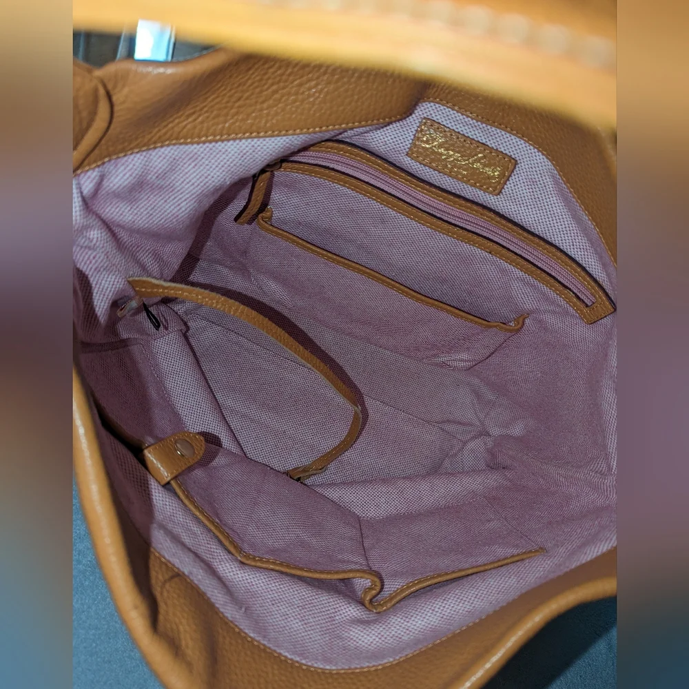 Dooney and Bourke signature pebbled logo sac bag